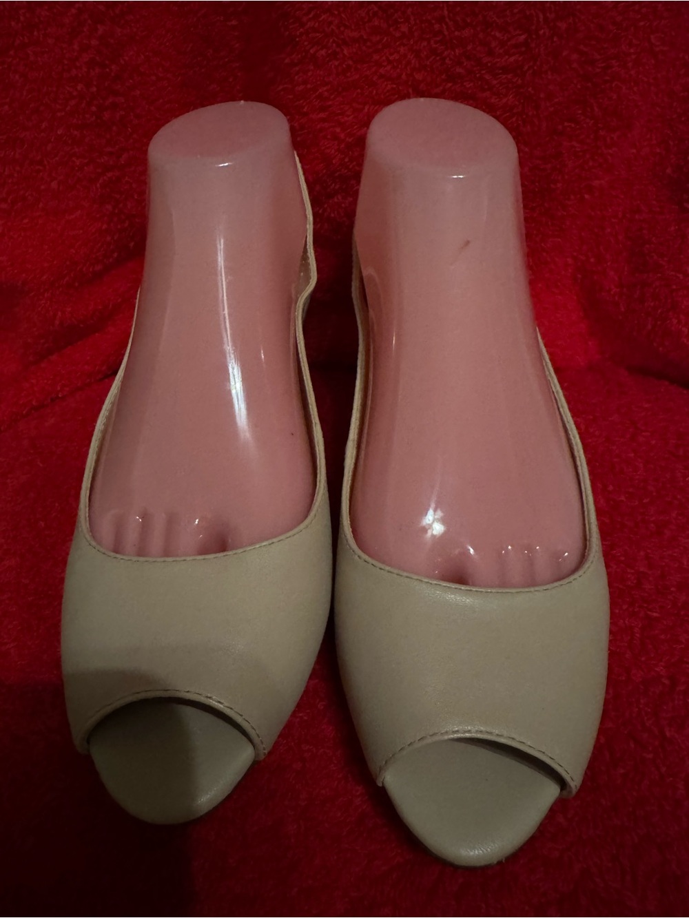 J Renee Sz 7.5 Aldene Style Nude Peep-Toe Kitten Heels NWOT 😊😊